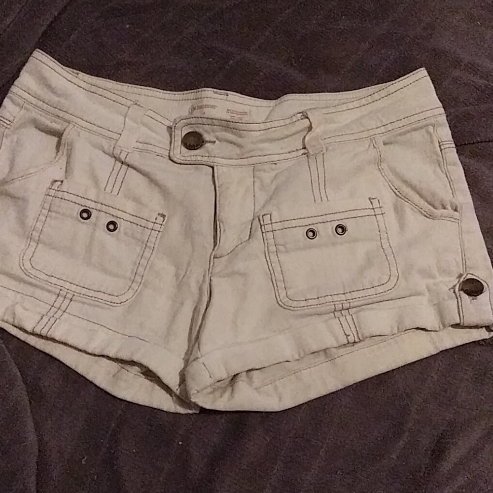 Cream/off white cargo style shorts
